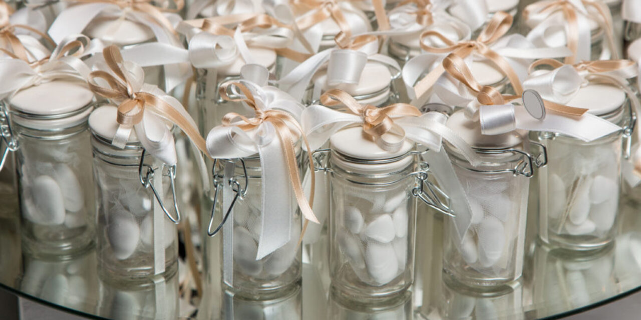 Gastronomic wedding favors